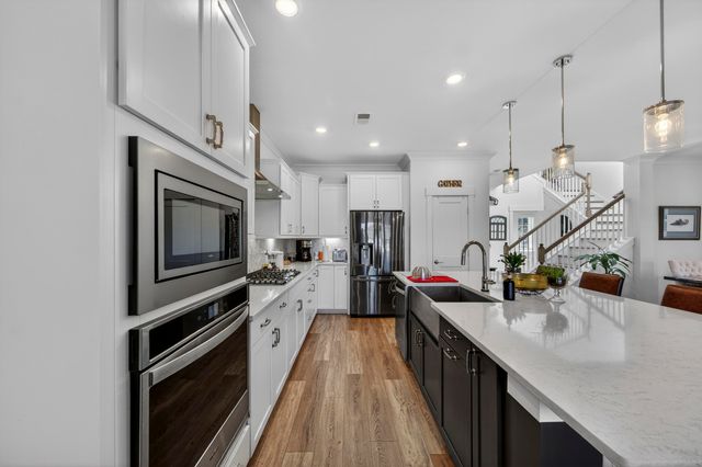 6128 Highway 165, Ravenel, SC 29470