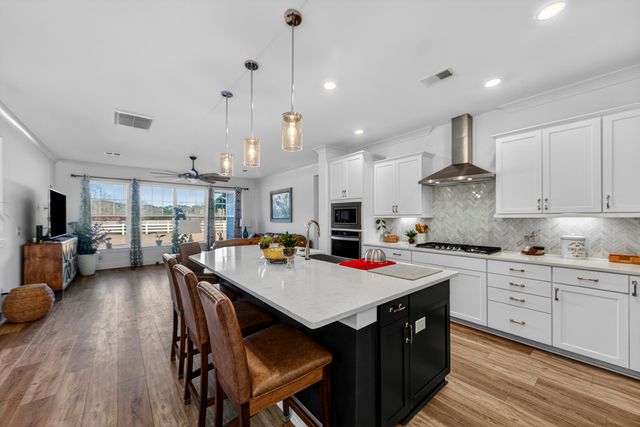 6128 Highway 165, Ravenel, SC 29470