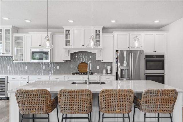 300 Crest Ln, Adams Twp, PA 16046