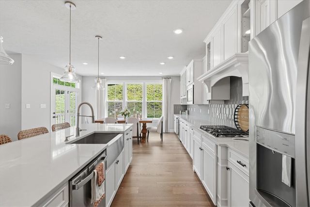 300 Crest Ln, Adams Twp, PA 16046