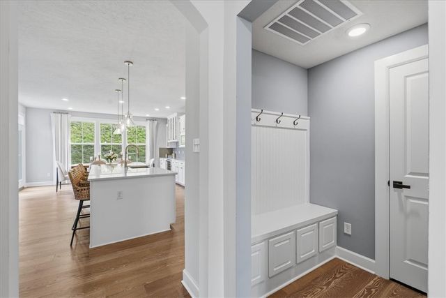 300 Crest Ln, Adams Twp, PA 16046
