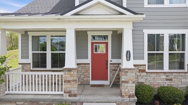 300 Crest Ln, Adams Twp, PA 16046