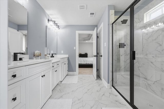 300 Crest Ln, Adams Twp, PA 16046