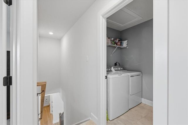 300 Crest Ln, Adams Twp, PA 16046
