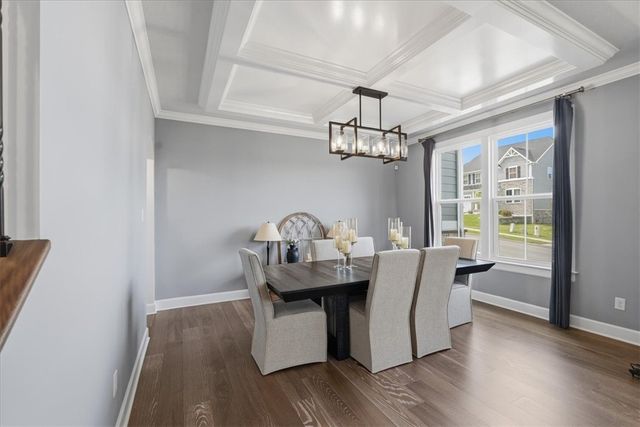 300 Crest Ln, Adams Twp, PA 16046