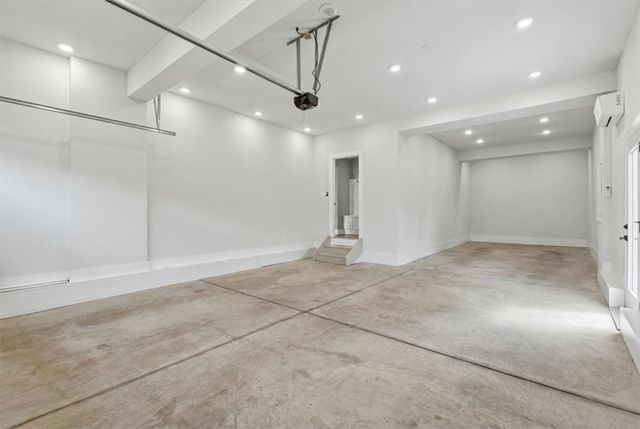 300 Crest Ln, Adams Twp, PA 16046