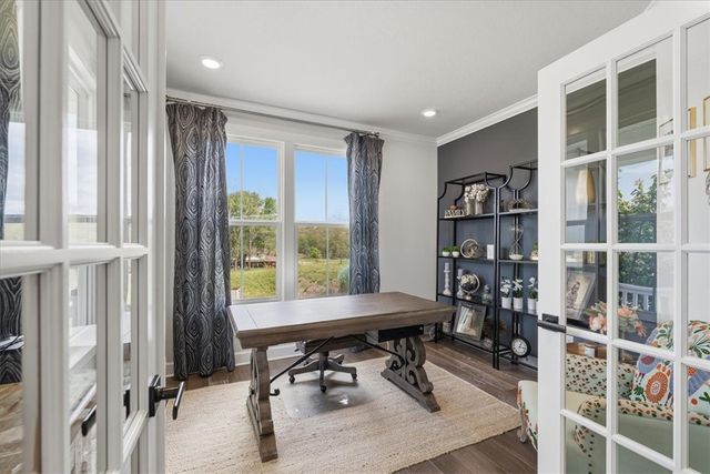 300 Crest Ln, Adams Twp, PA 16046