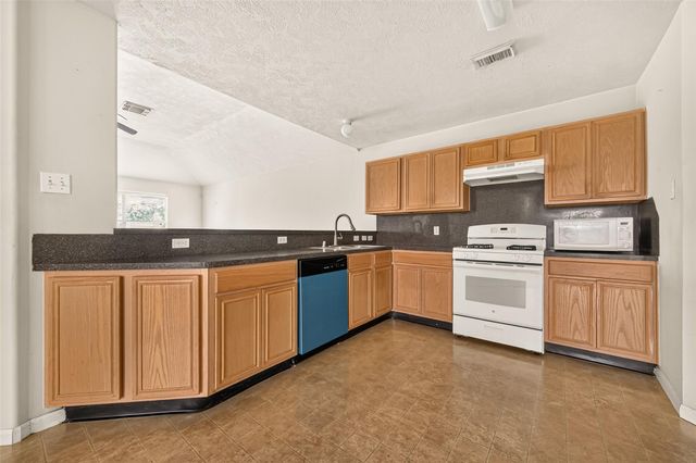 3602 Clayton Trace Trail, Houston, TX 77082