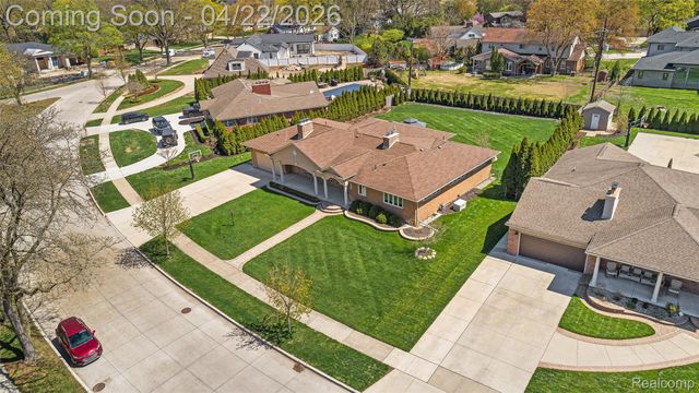 409 Crescent Drive, Dearborn, MI 48124