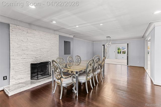 409 Crescent Drive, Dearborn, MI 48124