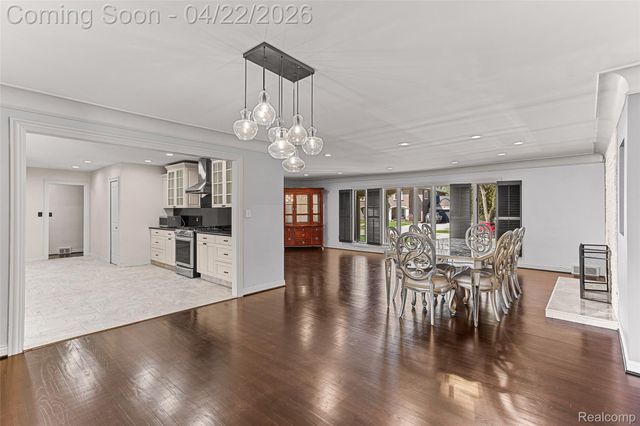 409 Crescent Drive, Dearborn, MI 48124