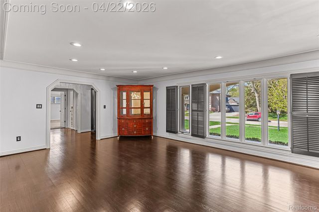 409 Crescent Drive, Dearborn, MI 48124