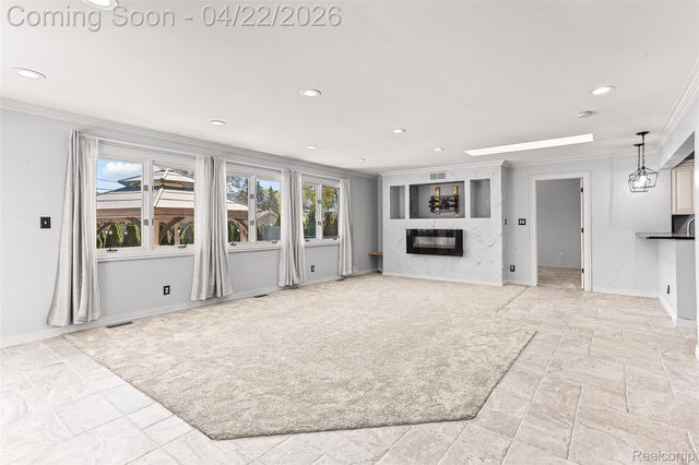 409 Crescent Drive, Dearborn, MI 48124
