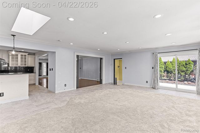 409 Crescent Drive, Dearborn, MI 48124