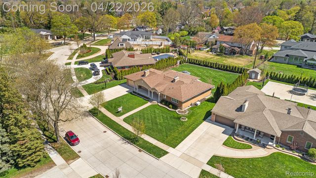 409 Crescent Drive, Dearborn, MI 48124