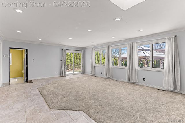 409 Crescent Drive, Dearborn, MI 48124