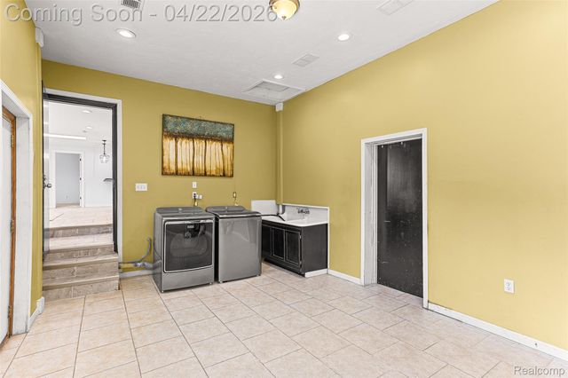 409 Crescent Drive, Dearborn, MI 48124