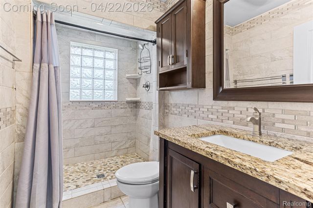 409 Crescent Drive, Dearborn, MI 48124