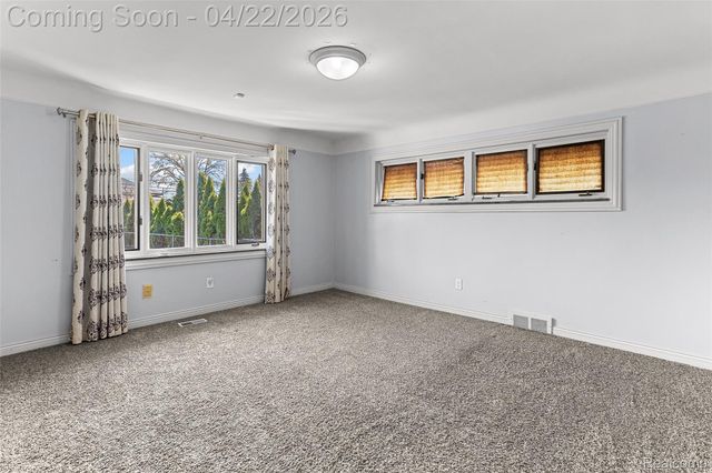 409 Crescent Drive, Dearborn, MI 48124