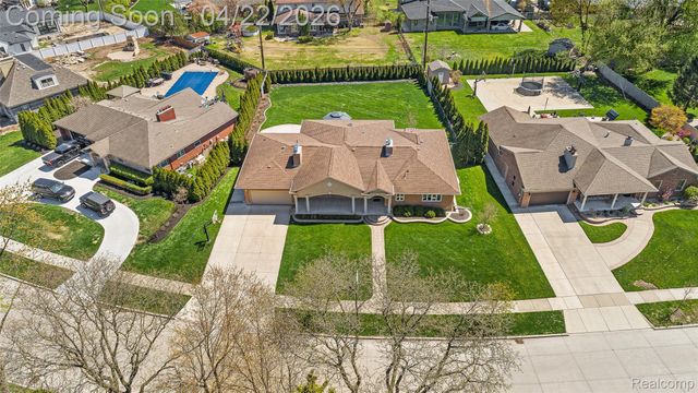 409 Crescent Drive, Dearborn, MI 48124