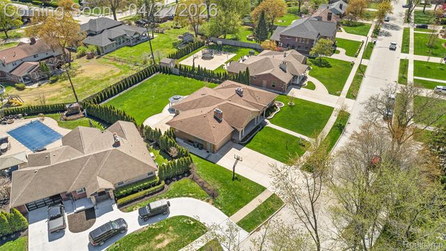 409 Crescent Drive, Dearborn, MI 48124