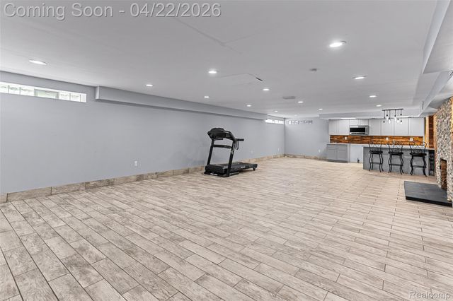 409 Crescent Drive, Dearborn, MI 48124