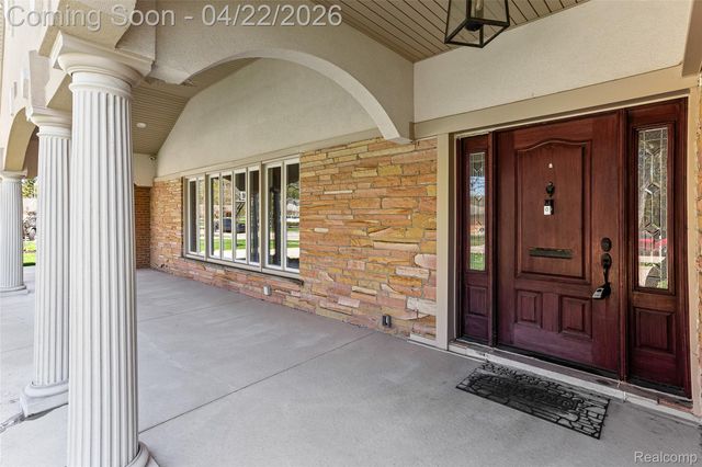 409 Crescent Drive, Dearborn, MI 48124