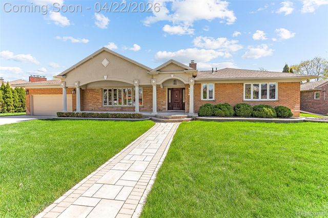 409 Crescent Drive, Dearborn, MI 48124
