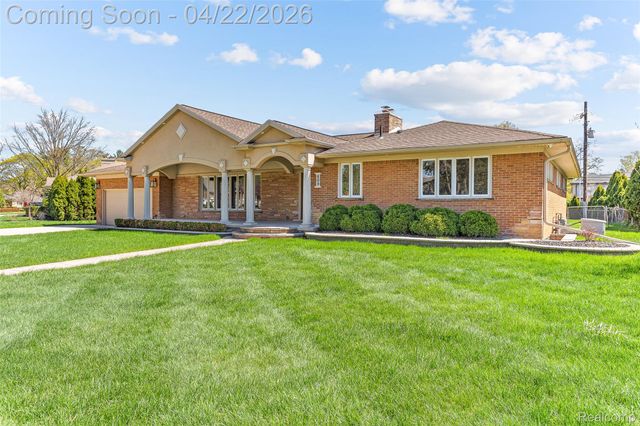 409 Crescent Drive, Dearborn, MI 48124