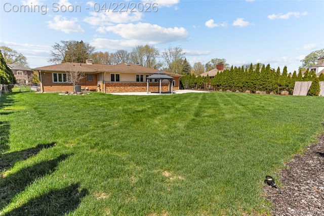 409 Crescent Drive, Dearborn, MI 48124