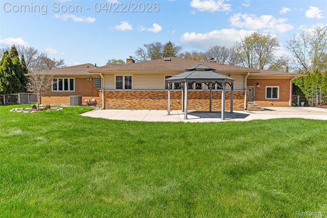 409 Crescent Drive, Dearborn, MI 48124