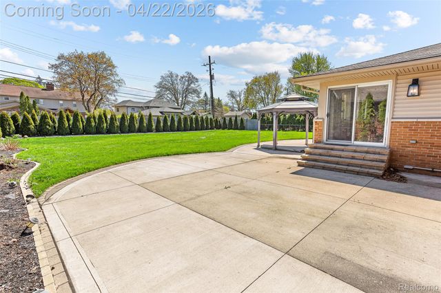 409 Crescent Drive, Dearborn, MI 48124