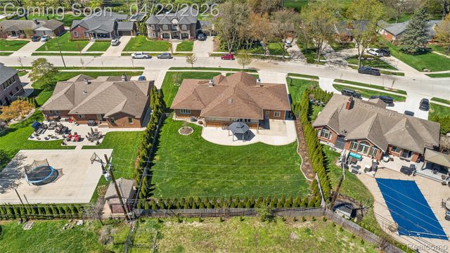 409 Crescent Drive, Dearborn, MI 48124