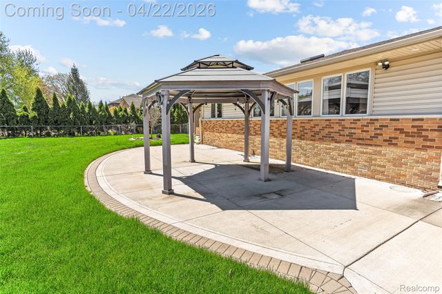 409 Crescent Drive, Dearborn, MI 48124