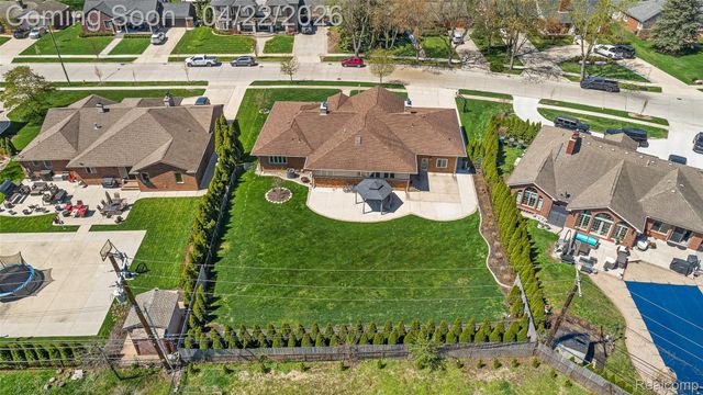 409 Crescent Drive, Dearborn, MI 48124