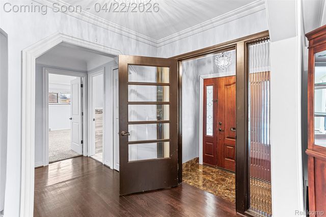 409 Crescent Drive, Dearborn, MI 48124