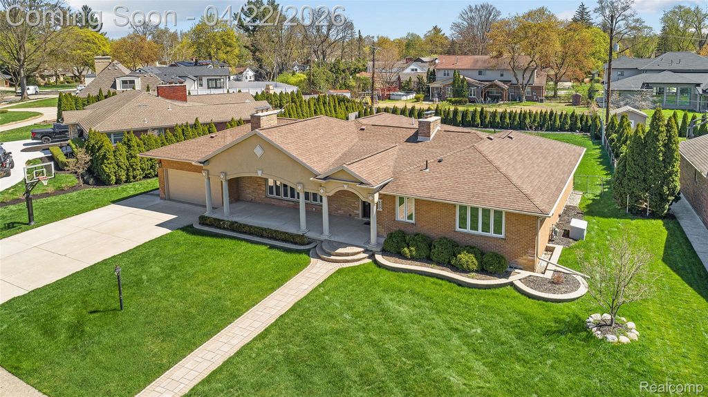 409 Crescent Drive, Dearborn, MI 48124