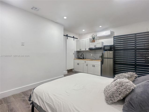 15400 SW 169th Ln Side, Miami, FL 33187