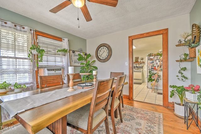 200 & 202 West Main Street, Mount Carmel, TN 37645