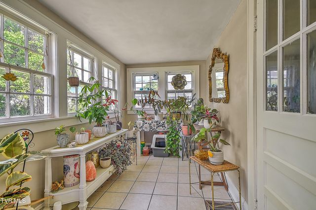 200 & 202 West Main Street, Mount Carmel, TN 37645