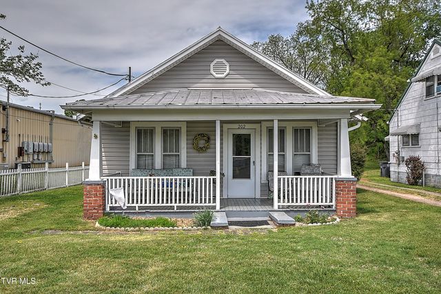200 & 202 West Main Street, Mount Carmel, TN 37645