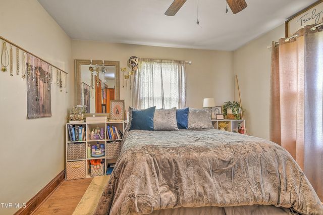 200 & 202 West Main Street, Mount Carmel, TN 37645