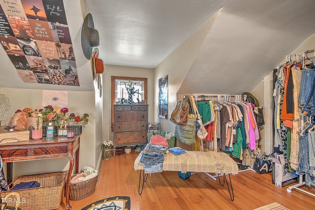 200 & 202 West Main Street, Mount Carmel, TN 37645