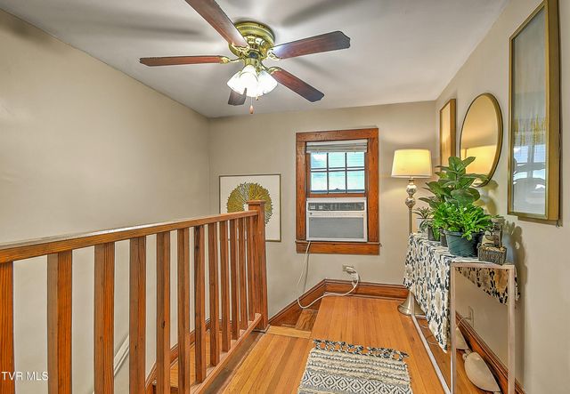 200 & 202 West Main Street, Mount Carmel, TN 37645