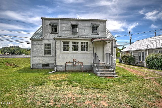 200 & 202 West Main Street, Mount Carmel, TN 37645