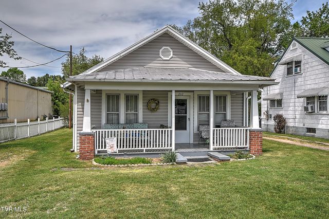 200 & 202 West Main Street, Mount Carmel, TN 37645