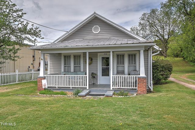 200 & 202 West Main Street, Mount Carmel, TN 37645