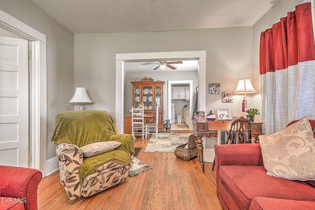 200 & 202 West Main Street, Mount Carmel, TN 37645