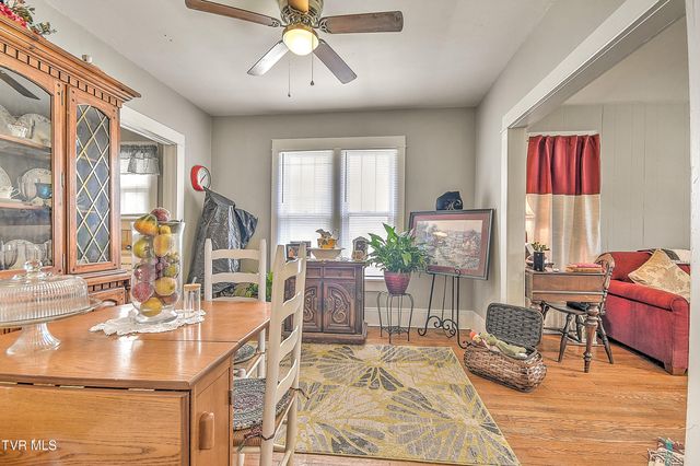 200 & 202 West Main Street, Mount Carmel, TN 37645