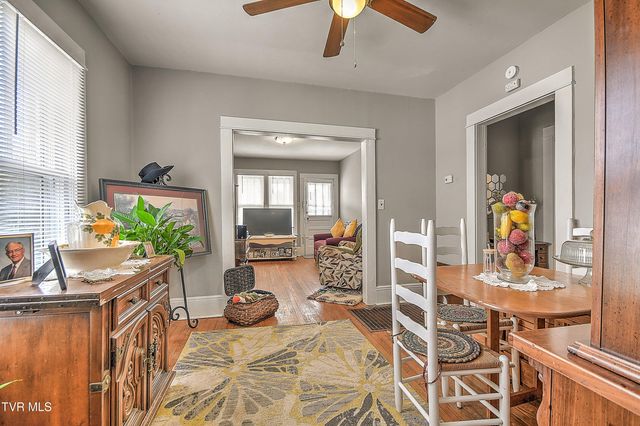 200 & 202 West Main Street, Mount Carmel, TN 37645